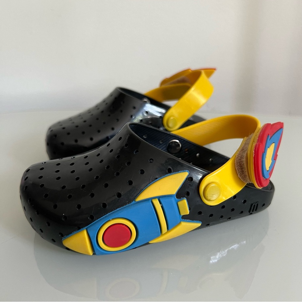 MINI MELLISA Rocket Black and Yellow Clogs, 8 Toddler - Picture 3 of 9
